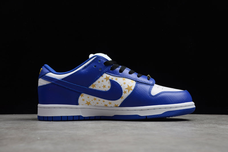 Nike SB Dunk Low - Supreme Stars Hyper Royal (2021)