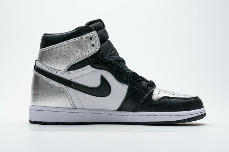 Nike  Air Jordan 1 High “Silver Toe”