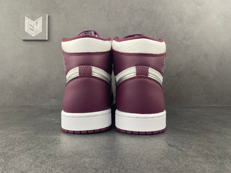 Nike Air Jordan 1 Retro High OG Bordeaux