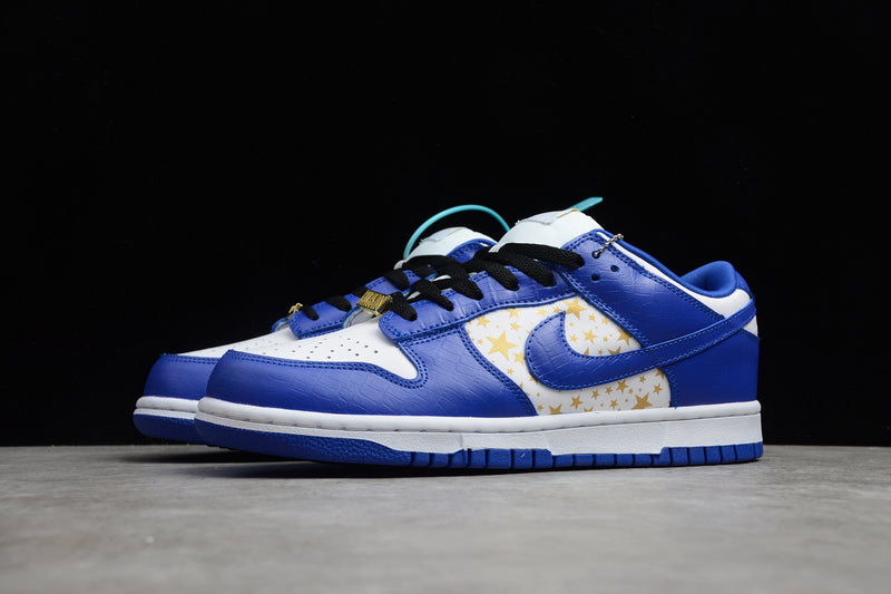 Nike SB Dunk Low - Supreme Stars Hyper Royal (2021)