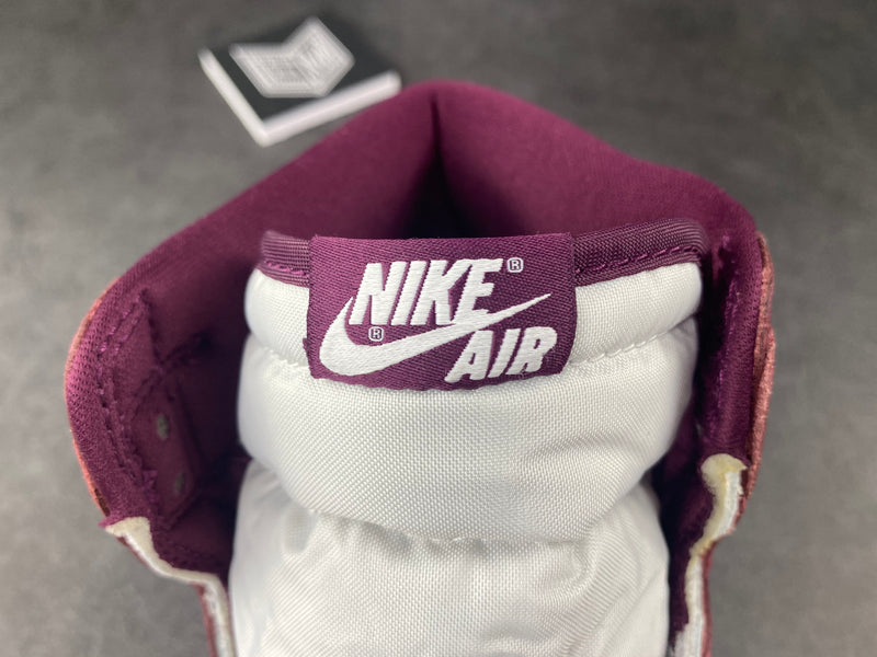 Nike Air Jordan 1 Retro High OG Bordeaux