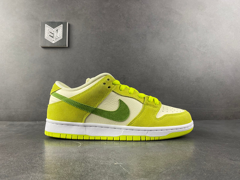 Nike SB Dunk Low Green Apple