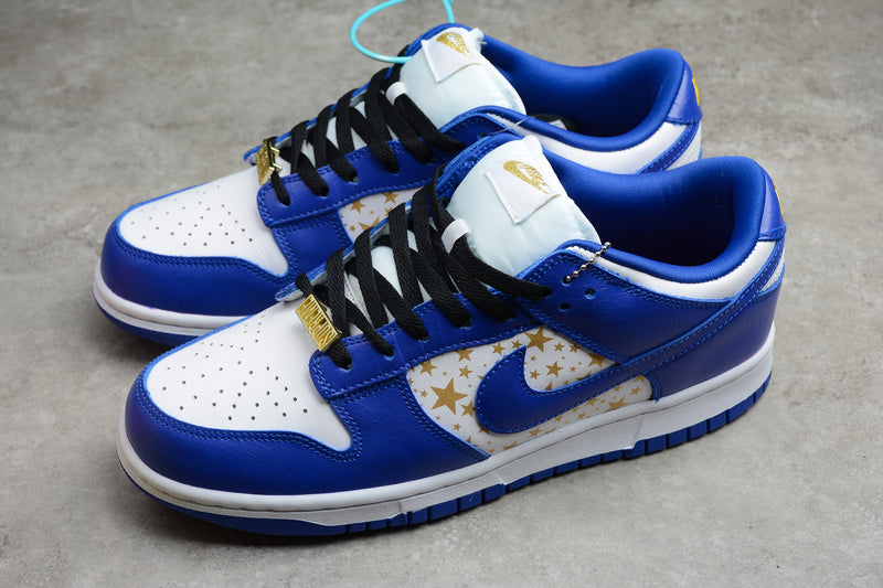 Nike SB Dunk Low - Supreme Stars Hyper Royal (2021)