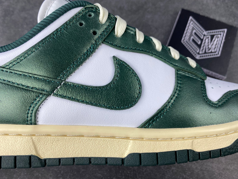 Nike Dunk Low Vintage Green