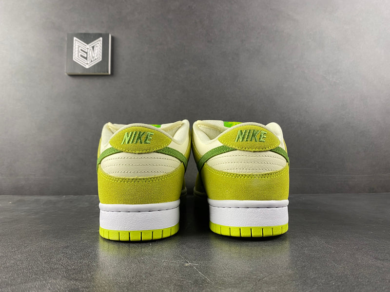 Nike SB Dunk Low Green Apple